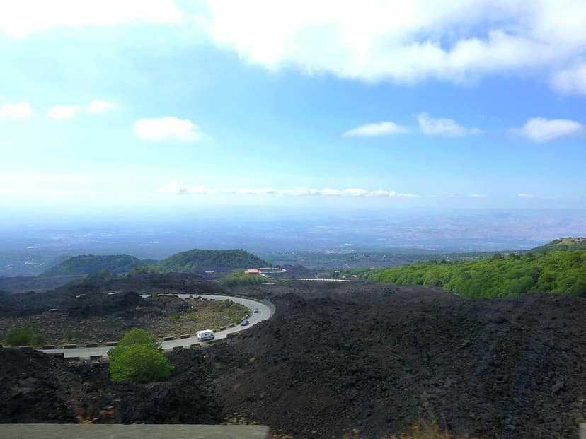 Ätna verursacht anhaltende Flugausfälle in Catania