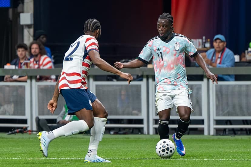 Jeremy Doku verlängert Vertrag bei Manchester City bis 2031