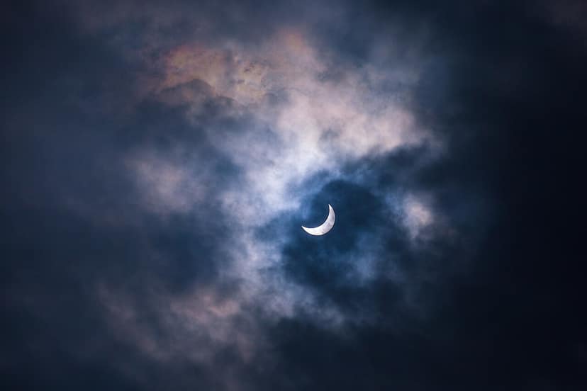 Partielle Sonnenfinsternis am 12. August: Beobachtungs-Tipps und Sicherheitshinweise