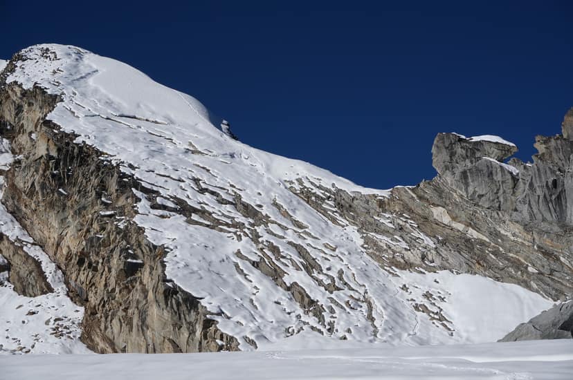 Après l'accident d'avalanche au Népal : les corps de cinq alpinistes récupérés