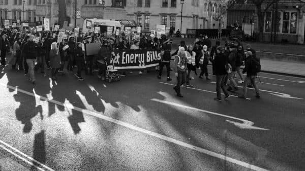 Le famiglie vicino ai nuovi tralicci beneficeranno degli sconti sulle bollette energetiche