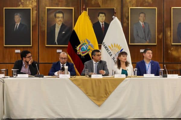 Estados Unidos destinará 1.000 millones de dólares para Colombia tras la investidura de De la Espriella