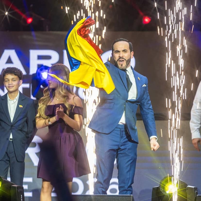 Abelardo de la Espriella als neuer Präsident Kolumbiens vereidigt
