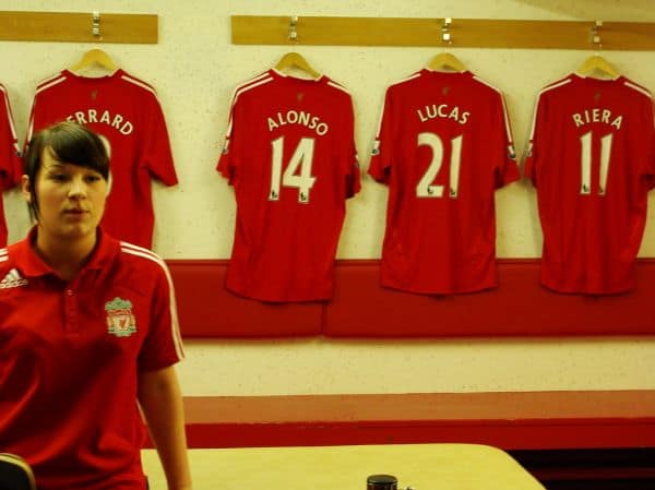 Dário Essugo destaca-se como capitão do Chelsea aos 21 anos