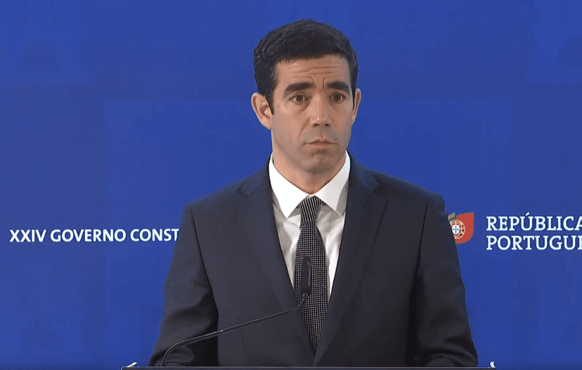 Montenegro defende trabalho contínuo do Governo em resposta a críticos