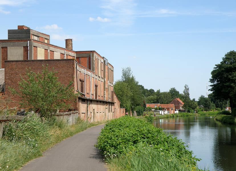 Donna 96enne muore dopo incidente con bicicletta per persone con disabilità nel canale Dessel-Schoten